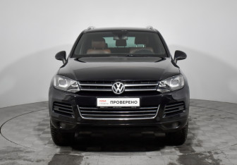 Подержанный автомобиль Volkswagen Touareg 2014 года (2 фото)