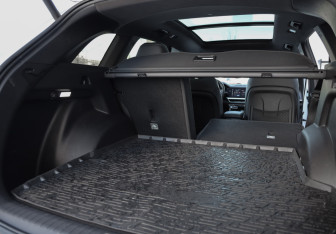 Подержанный автомобиль Geely Monjaro 2024 года (38 фото)