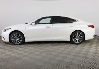 Подержанный автомобиль Lexus ES 2018 года (8 фото)