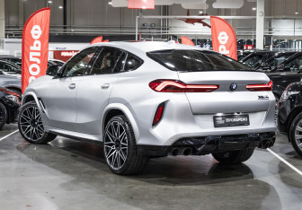 Подержанный автомобиль BMW X6 M 2020 года (12 фото)