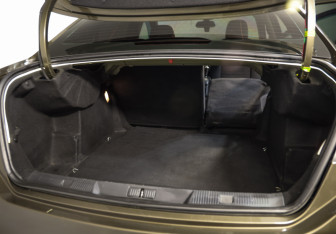 Подержанный автомобиль Citroen C4 Sedan 2014 года (24 фото)