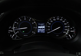 Подержанный автомобиль Infiniti QX80 2018 года (12 фото)