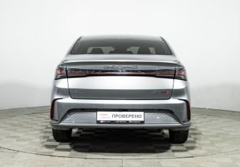 Подержанный автомобиль BAIC U5 Plus 2023 года (6 фото)