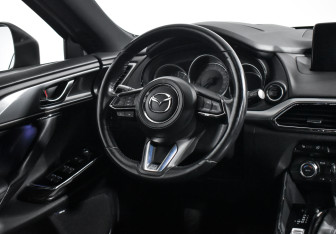 Подержанный автомобиль Mazda CX-9 2017 года (19 фото)