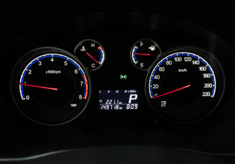 Подержанный автомобиль Suzuki SX4 Hatchback 2014 года (12 фото)