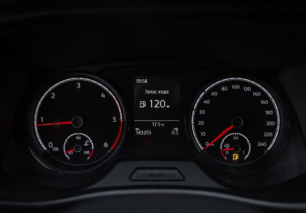 Подержанный автомобиль Volkswagen Caravelle 2020 года (14 фото)