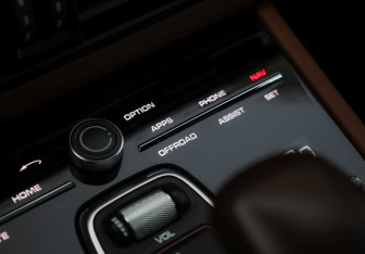 Подержанный автомобиль Porsche Cayenne 2018 года (24 фото)