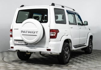 Подержанный автомобиль УАЗ Patriot 2023 года (5 фото)