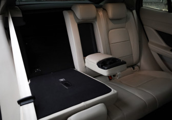 Подержанный автомобиль Jaguar I-Pace 2019 года (29 фото)