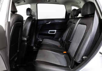 Подержанный автомобиль Opel Antara 2014 года (19 фото)