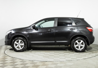 Подержанный автомобиль Nissan Qashqai 2011 года (8 фото)
