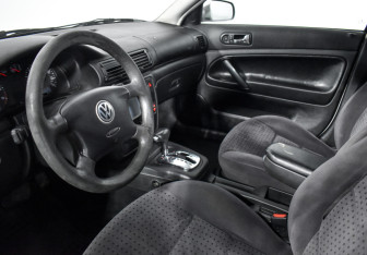 Подержанный автомобиль Volkswagen Passat Sedan 2000 года (9 фото)