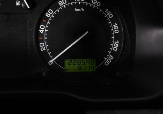 Подержанный автомобиль Skoda Octavia Liftback 2008 года (14 фото)