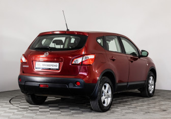 Подержанный автомобиль Nissan Qashqai 2013 года (5 фото)