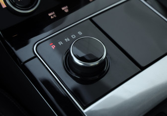 Подержанный автомобиль Land Rover Range Rover Velar 2018 года (21 фото)