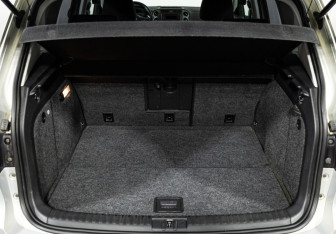 Подержанный автомобиль Volkswagen Tiguan 2011 года (17 фото)