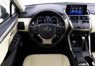 Подержанный автомобиль Lexus NX 2020 года (15 фото)