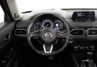 Подержанный автомобиль Mazda CX-5 2017 года (10 фото)