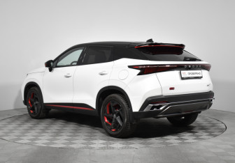 Подержанный автомобиль Omoda C5 2023 года (7 фото)