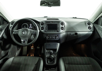 Подержанный автомобиль Volkswagen Tiguan 2013 года (13 фото)