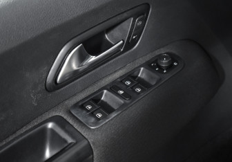 Подержанный автомобиль Volkswagen Amarok 2016 года (10 фото)