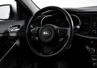 Подержанный автомобиль Kia Optima Sedan 2014 года (15 фото)