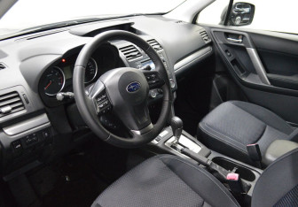 Подержанный автомобиль Subaru Forester Suv 2014 года (10 фото)