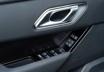 Новый Land Rover Range Rover Velar 2025 (17 фото)