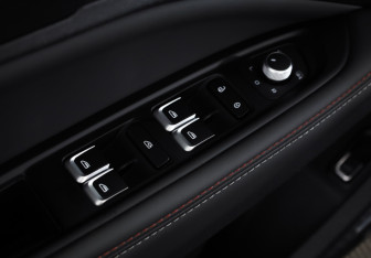 Подержанный автомобиль Geely Tugella 2023 года (14 фото)