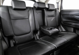 Подержанный автомобиль Mitsubishi Outlander 2018 года (22 фото)