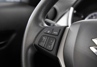 Подержанный автомобиль Suzuki Vitara 2015 года (14 фото)