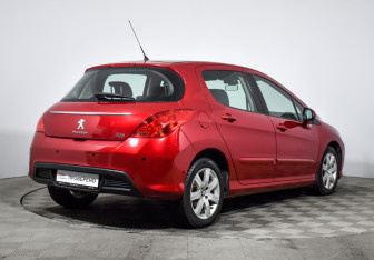 Подержанный автомобиль Peugeot 308 Hatchback 2011 года (5 фото)