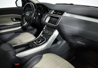 Подержанный автомобиль Land Rover Range Rover Evoque 2017 года (13 фото)