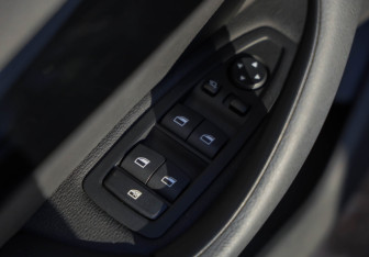 Подержанный автомобиль BMW X1 2017 года (26 фото)