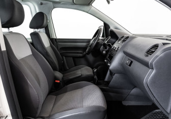 Подержанный автомобиль Volkswagen Caddy Compactvan 2012 года (17 фото)