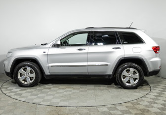 Подержанный автомобиль Jeep Grand Cherokee 2012 года (8 фото)