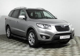 Подержанный автомобиль Hyundai Santa Fe 2011 года (3 фото)