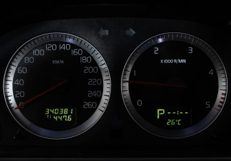 Подержанный автомобиль Volvo XC90 2008 года (21 фото)