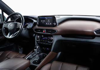 Подержанный автомобиль Hyundai Santa Fe 2018 года (10 фото)