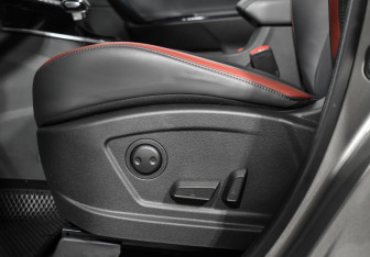 Подержанный автомобиль Forthing T5 2024 года (11 фото)