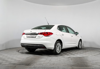 Подержанный автомобиль Citroen C4 Sedan 2018 года (5 фото)