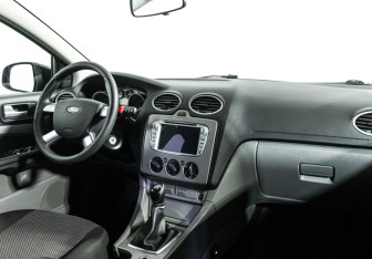 Подержанный автомобиль Ford Focus Hatchback 2011 года (9 фото)