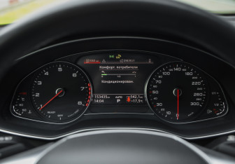 Подержанный автомобиль Audi A6 Sedan 2021 года (17 фото)