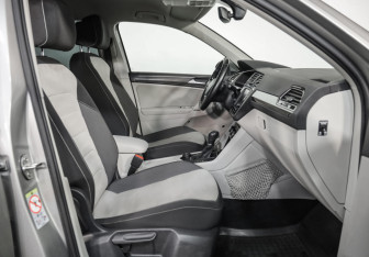 Подержанный автомобиль Volkswagen Tiguan 2017 года (21 фото)