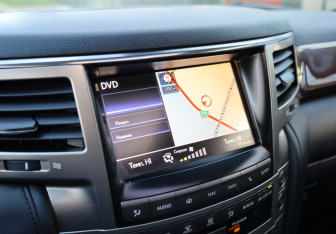 Подержанный автомобиль Lexus LX 2012 года (27 фото)