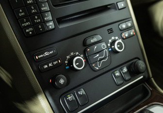 Подержанный автомобиль Volvo XC90 2012 года (15 фото)