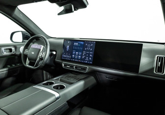 Подержанный автомобиль LiXiang L6 2024 года (9 фото)