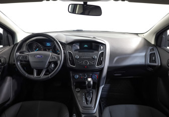 Подержанный автомобиль Ford Focus Sedan 2017 года (9 фото)
