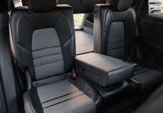 Подержанный автомобиль Porsche Cayenne 2019 года (33 фото)