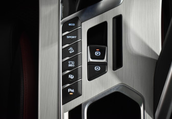 Подержанный автомобиль Geely Coolray 2022 года (16 фото)